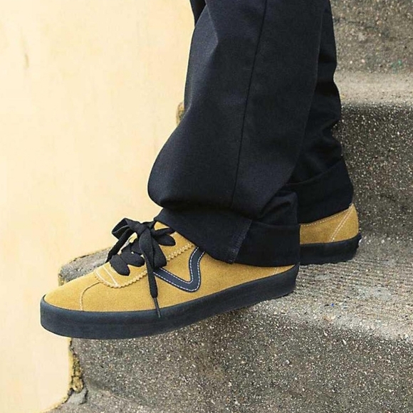 Vans 11½ - Picture 2 of 2